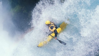 九游官网下载app下载-季后赛历史：库里在“决胜局”投中关键三分，帮助勇士逆转取胜！