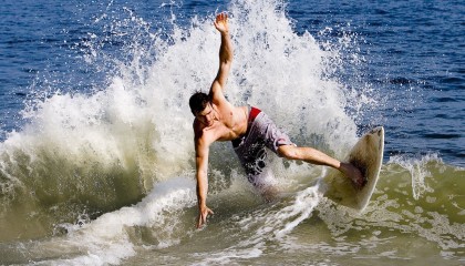 九游体育平台官网-曼联高价引援，锋线实力大幅提升，曼联最新引援目标