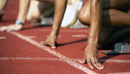 九游娱乐(jiuyou)官网-逆风微笑：在困境中坚守的运动员精神，逆境中成长的运动员